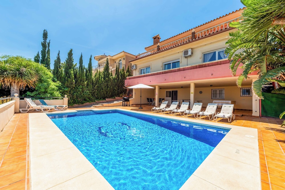 Villa (5 Habitaciones)