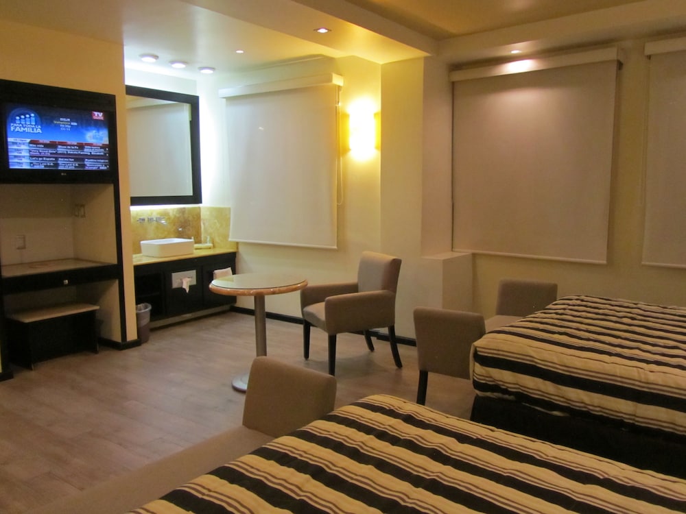 Master Suite Double Queen photo 3