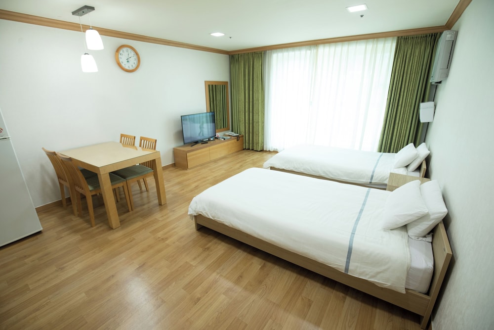[Tower Condominium] Standard Twin - Photo 1