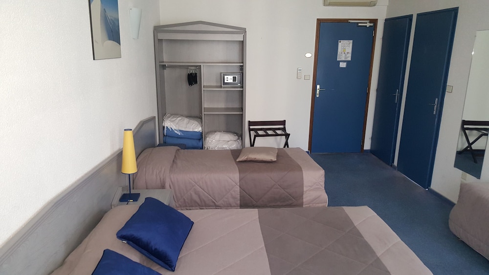 Superior Quadruple Room - Photo 1