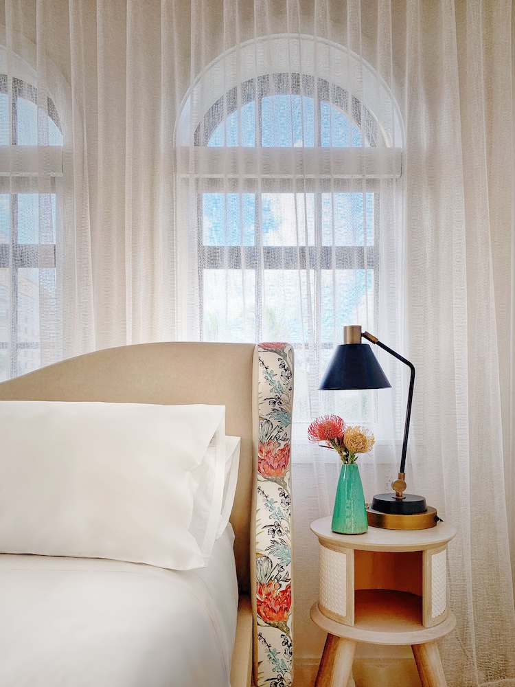 King Suite w/ Open Balcony