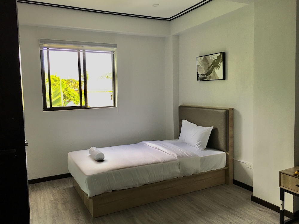 Deluxe Triple Room photo 2
