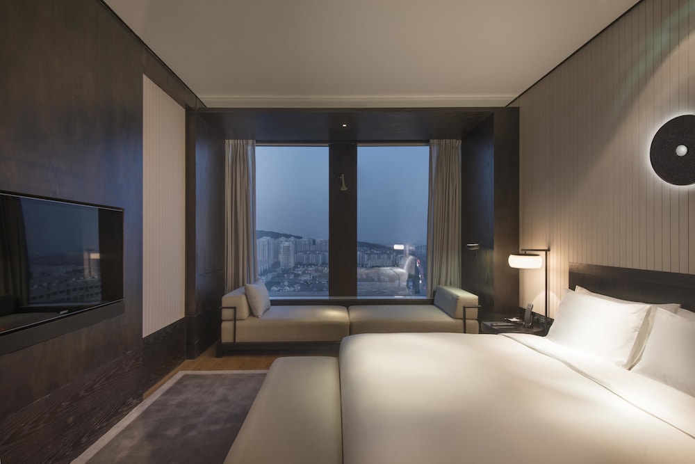 Suite, 1 King Bed