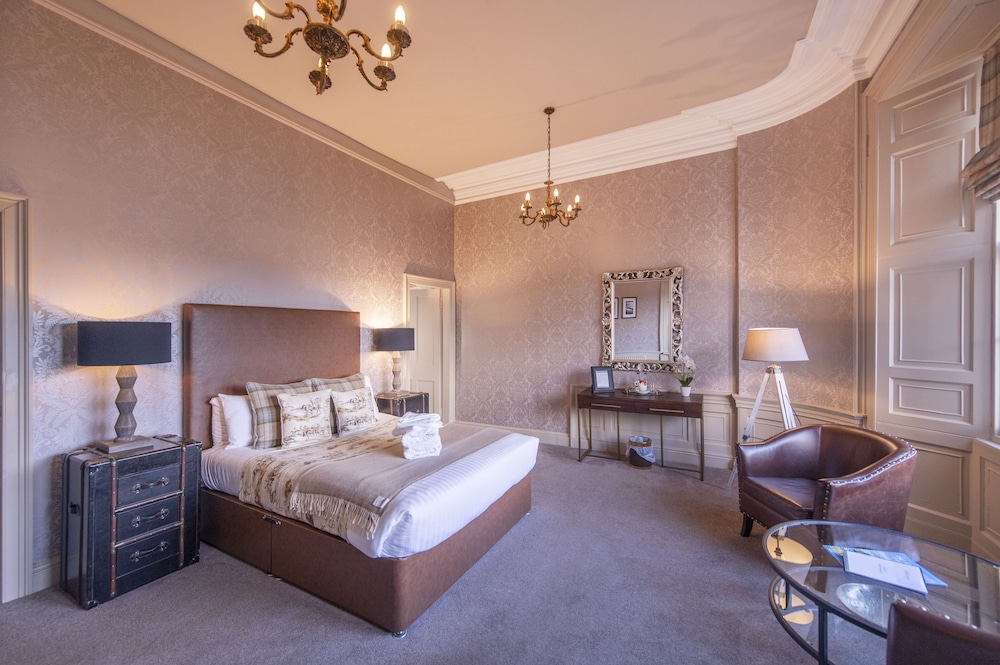 Deluxe Suite, 1 King Bed, Non Smoking photo 3