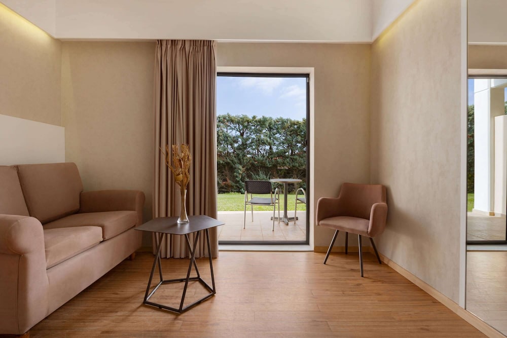 Family Room, 2 Twin Beds, Non Smoking, Sea View (Superior) - Photo 13