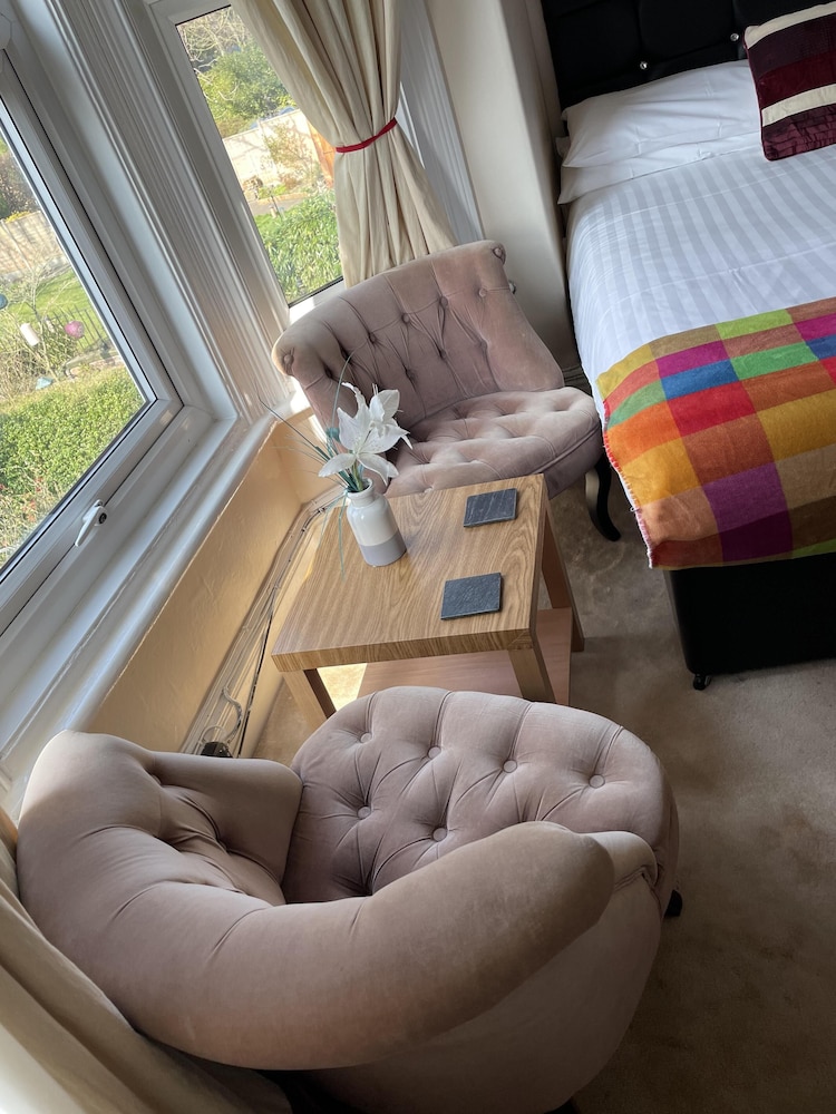 Superior Quadruple Room, Ensuite - Photo 9