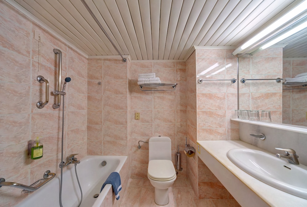 Double Room, Partial Sea View - Photo 2