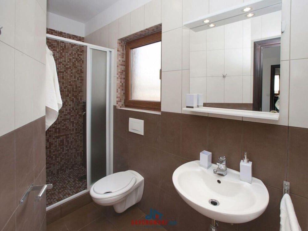 Villa photo 2