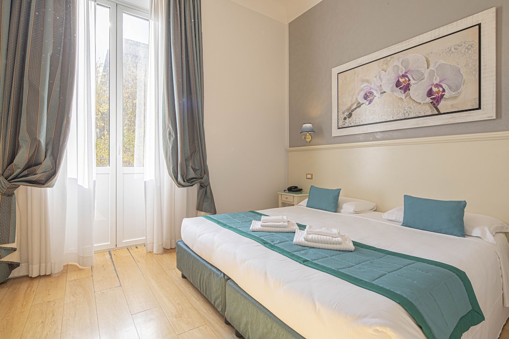 Standard Double or Twin Room photo 2