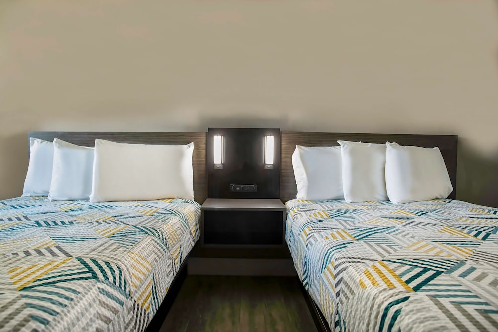 Standard Room, 2 Double Beds, Non Smoking, Refrigerator & Microwave - Photo 2