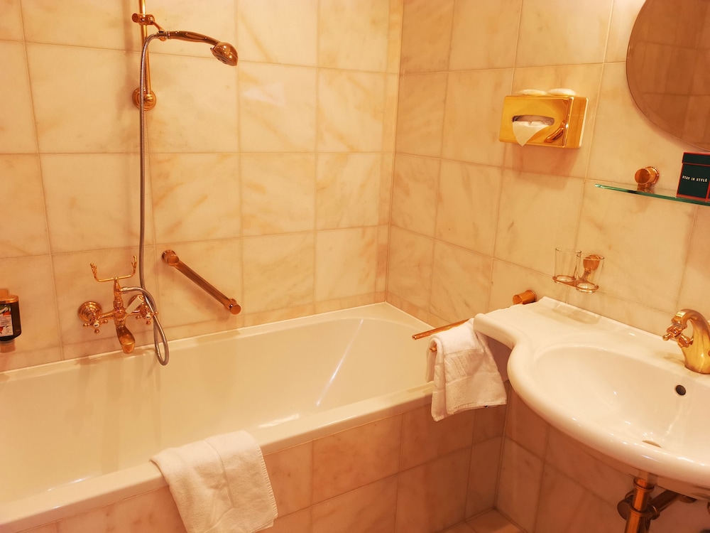 Standard Double Room, 1 Queen Bed - Photo 11
