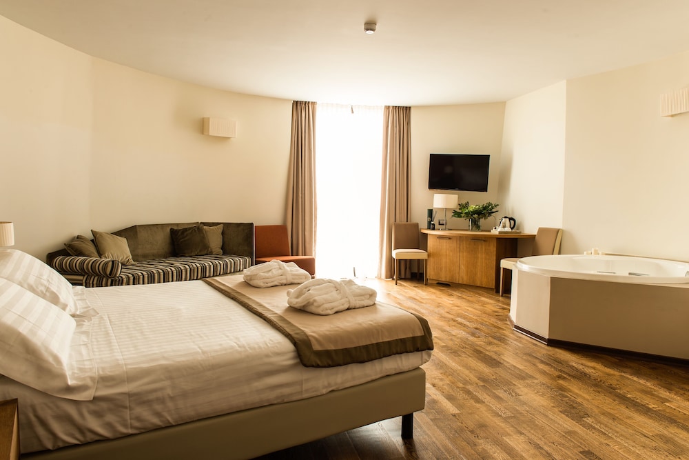 Romantic Suite, Hot Tub