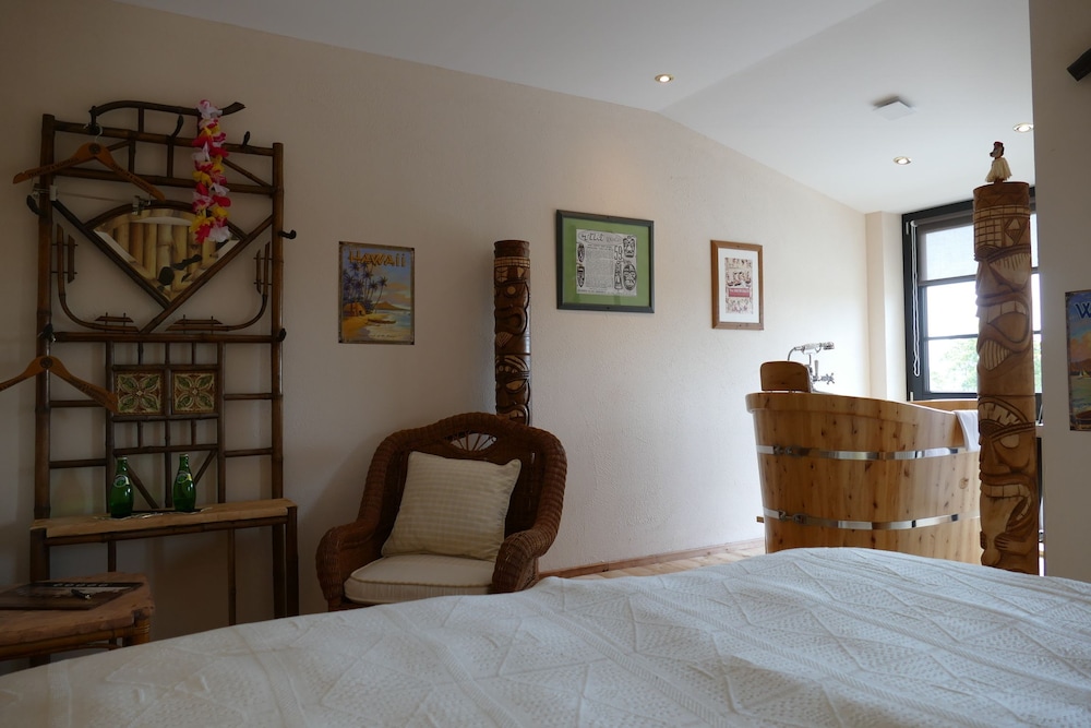 Design Double Room, 1 Double Bed, Bathtub photo 3