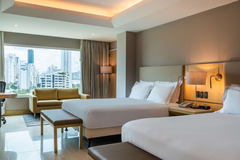 Executive Room, 2 Queen Beds - Photo 4