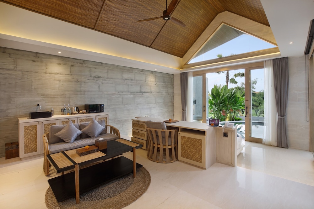 Royal Smart 1 Bedroom Villa with Private Pool & Hot Tub - Photo 6