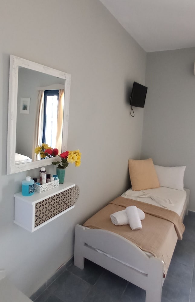 Comfort Triple Room, Mountain View photo 3