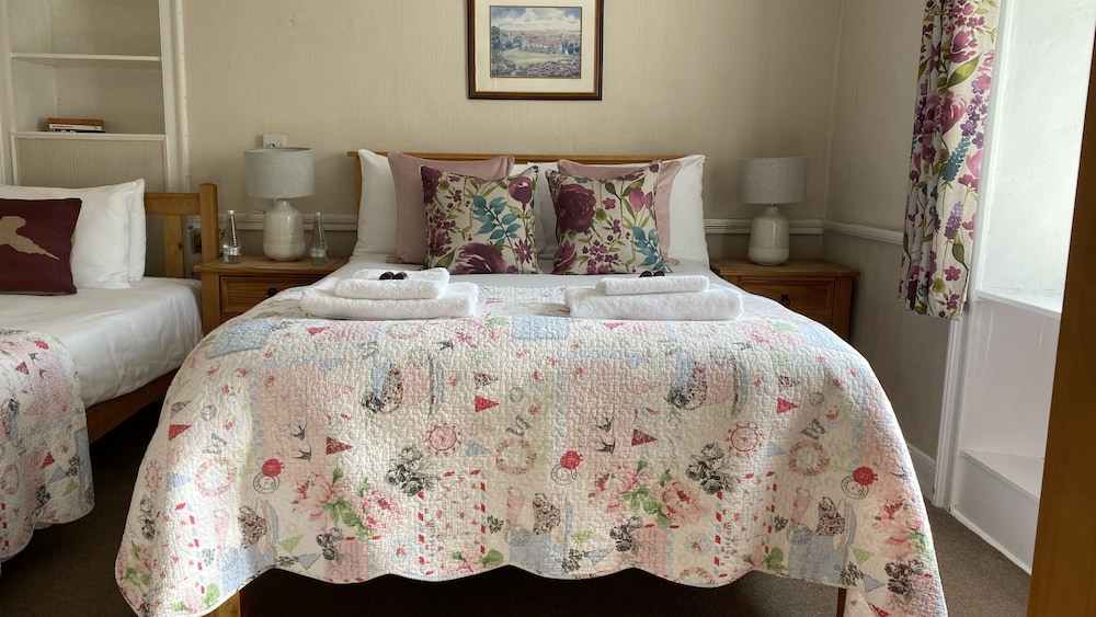 Double or Twin Room, Ensuite photo 3