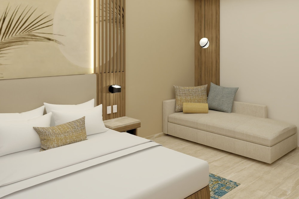 Room, 1 King Bed with Sofa bed (Oceanfront, View) - Photo 3