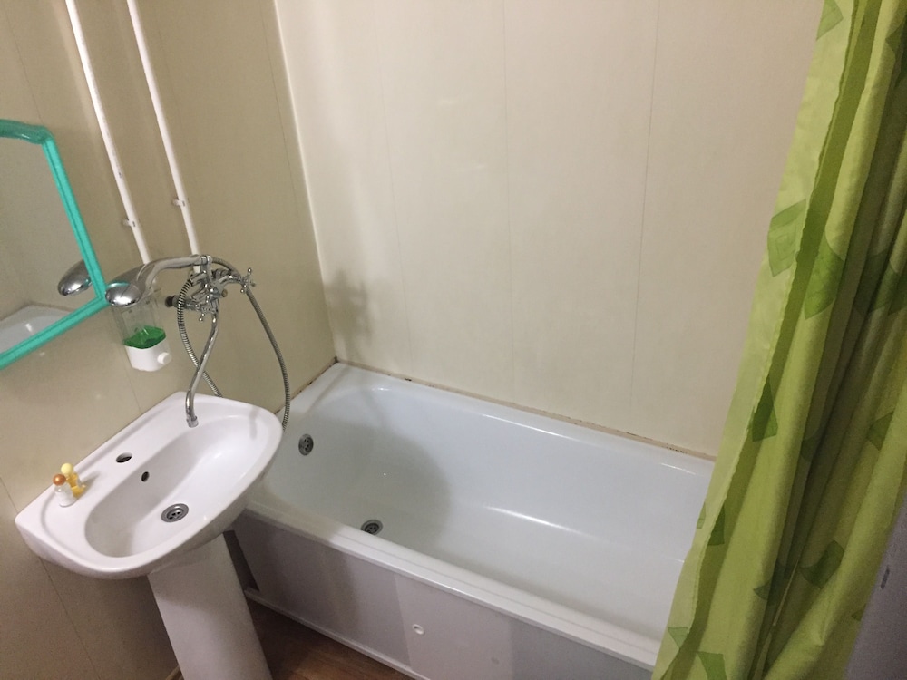 Economy Double Room, Shared Bathroom photo 3