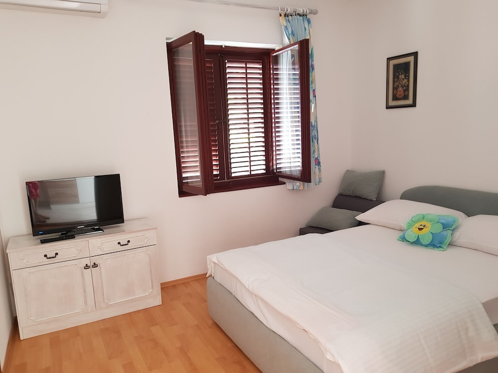 Basic Apartment