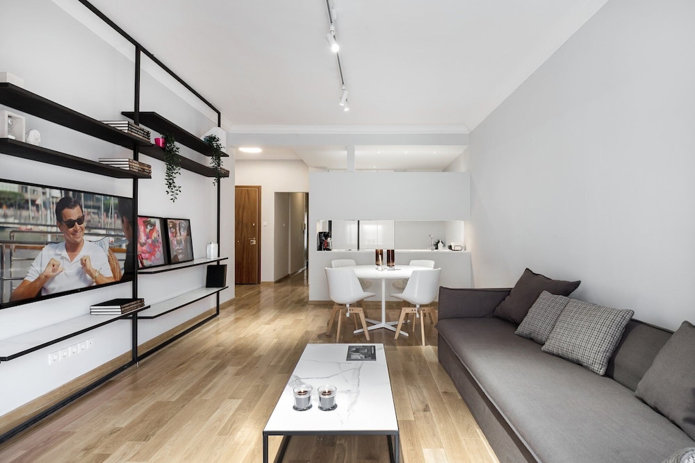 Apartment photo 3