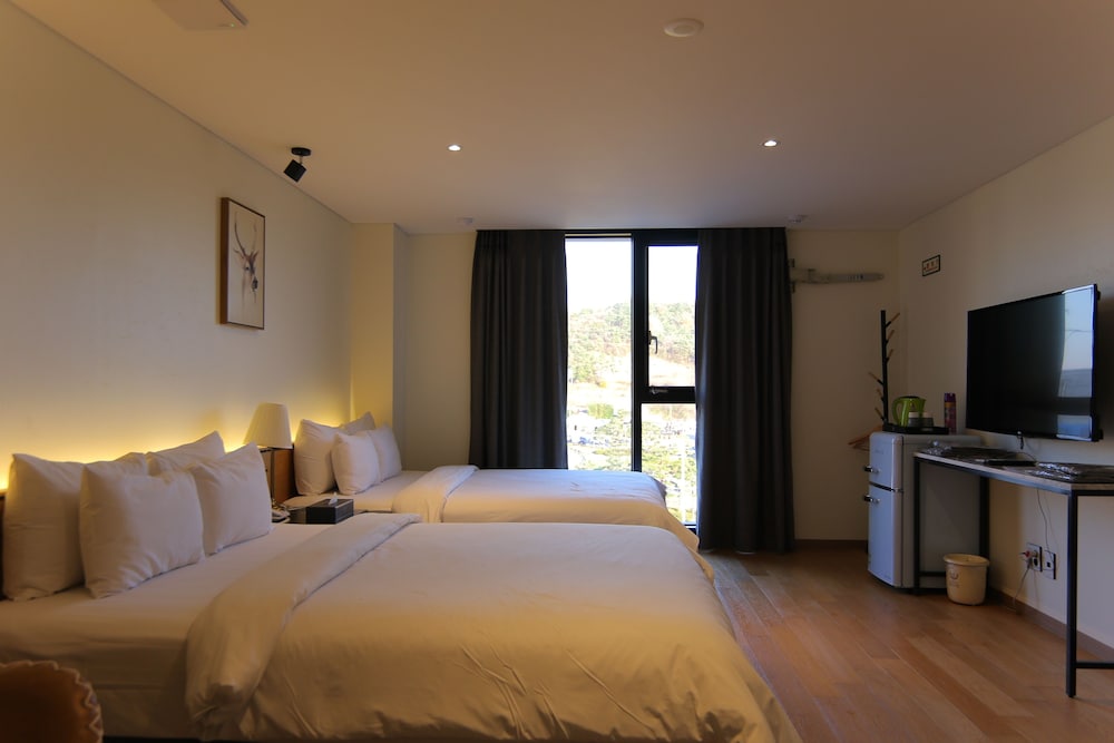 Deluxe Twin Room - Photo 17