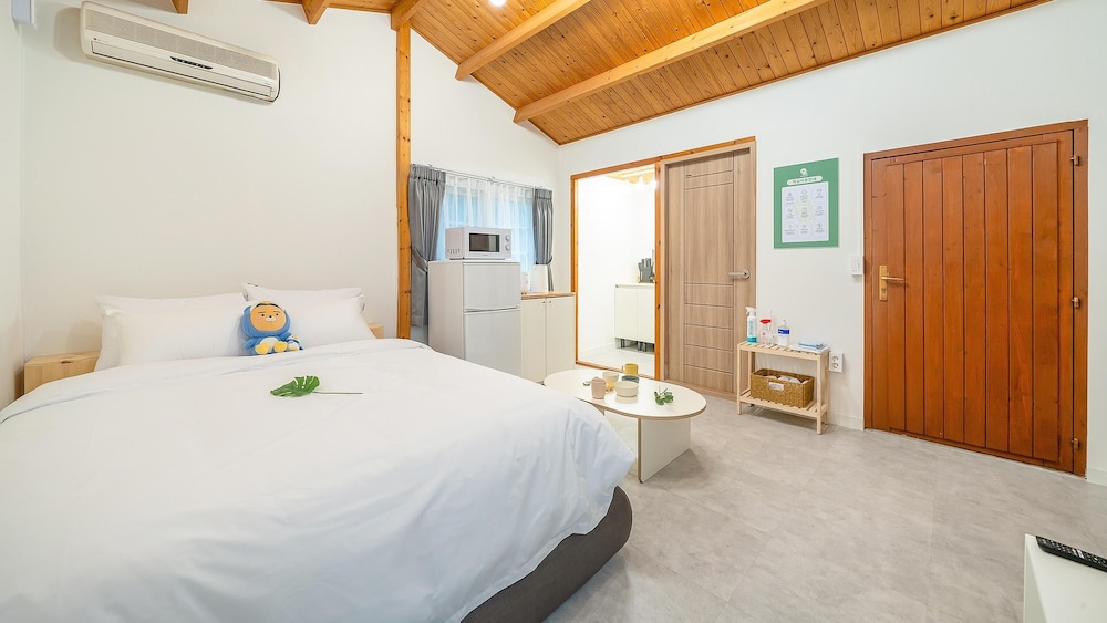Basic Room, 1 Bedroom (A105) - Photo 10