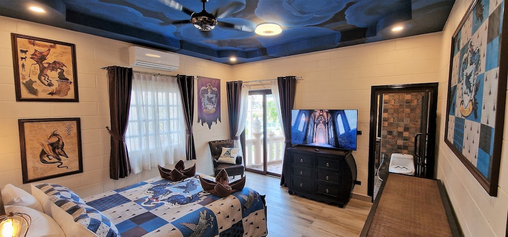 room photo