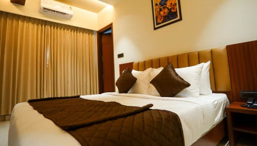 Deluxe Room, City View