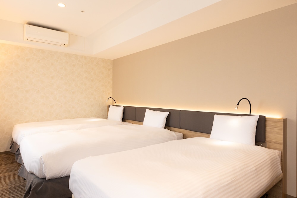 [Room for 3 Only]Standard Twin Room, Non Smoking  (27m²) photo 1