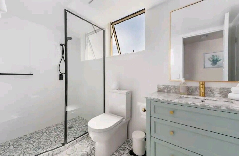 One Bedroom Superior Apartment - Photo 7