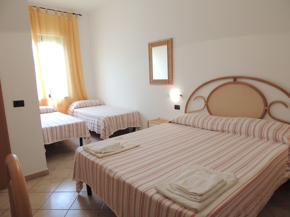 Quadruple Room, Hill View (15) photo 1