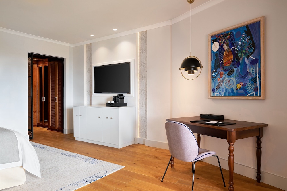 Grand Deluxe Room, 1 King Bed, Sea View - Photo 12
