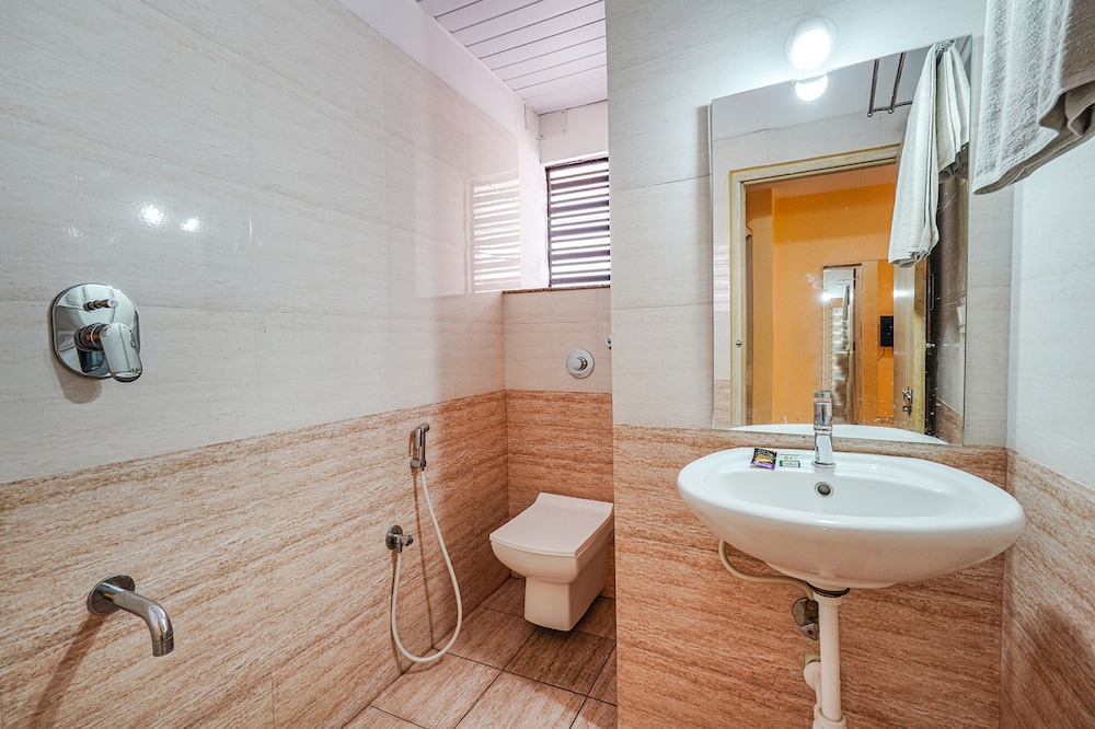Deluxe Room - Photo 5