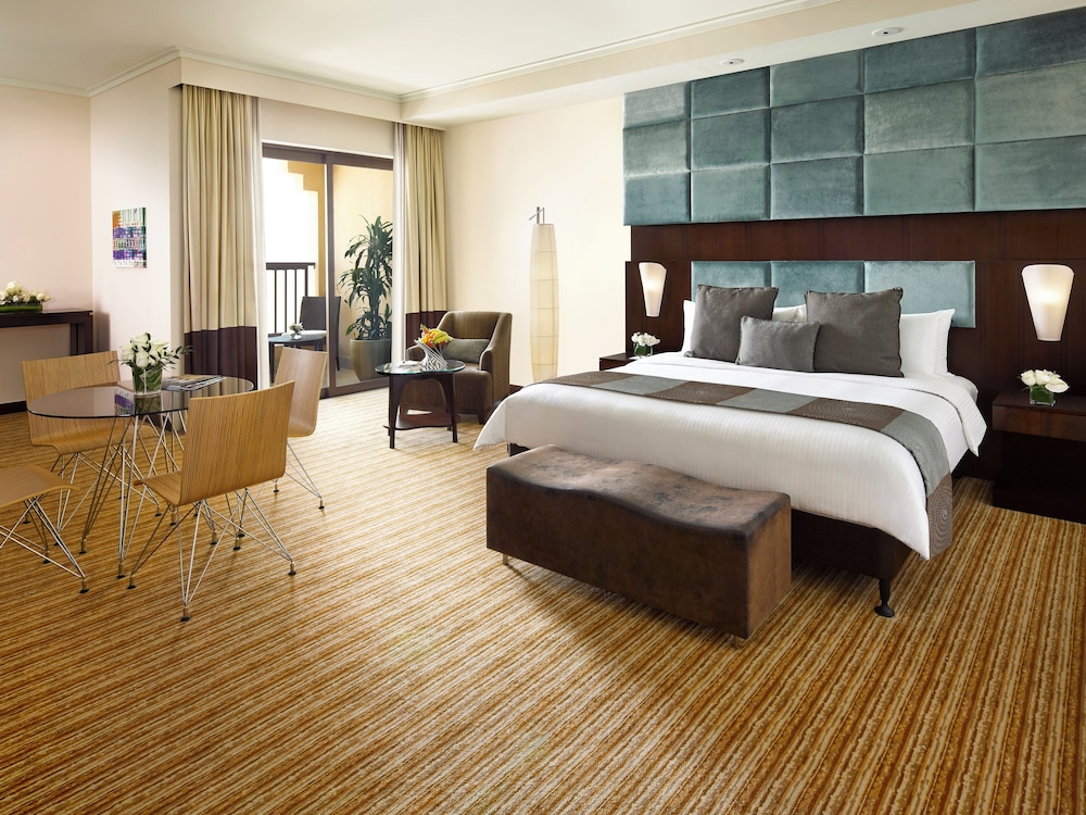 Premier Room, King Bed photo 1