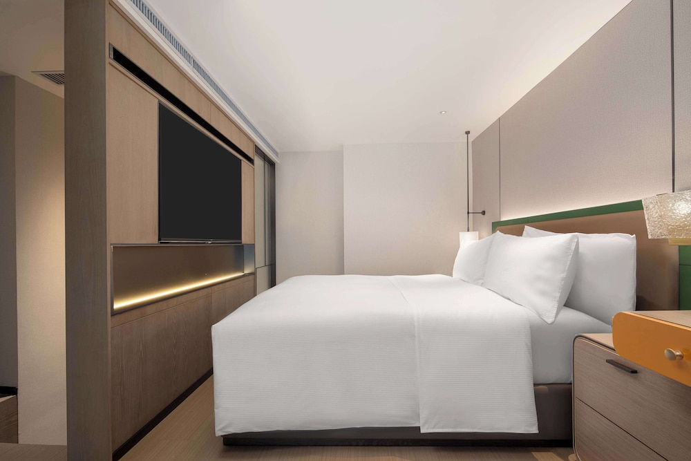 Suite, 1 Queen Bed (Duplex) photo 2