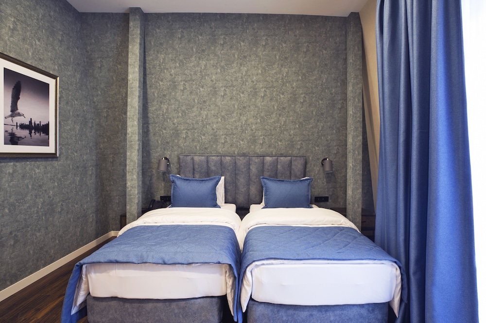 Standard Double or Twin Room - Photo 6