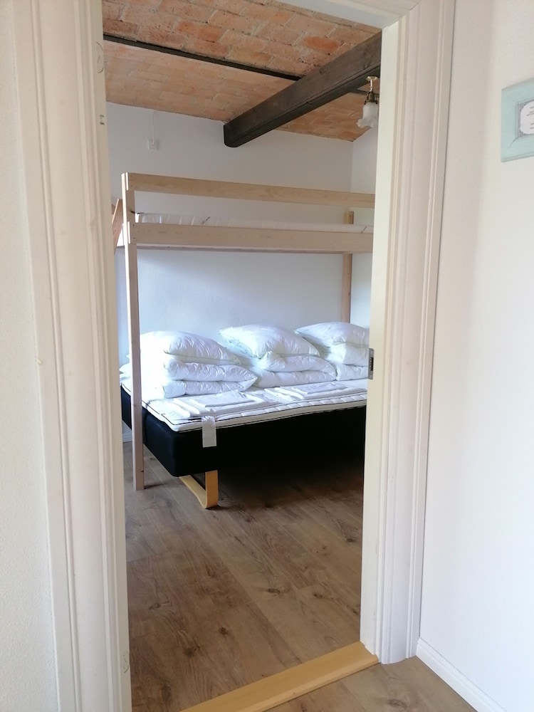 Basic Apartment, Multiple Beds, Non Smoking