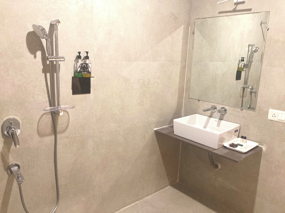 Executive Room - Photo 5