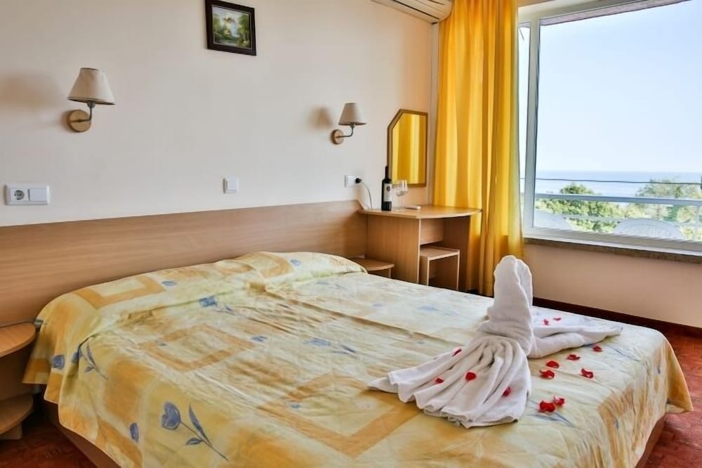 Standard Twin Room, Balcony photo 2
