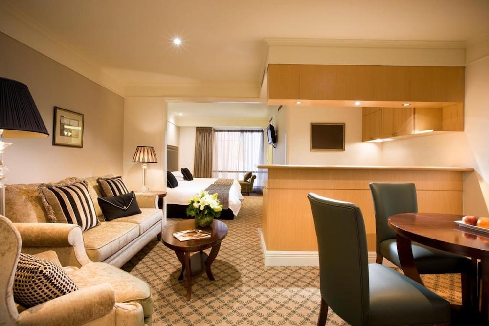 One Bedroom Twin Suite with Single Spa Bath - Photo 1