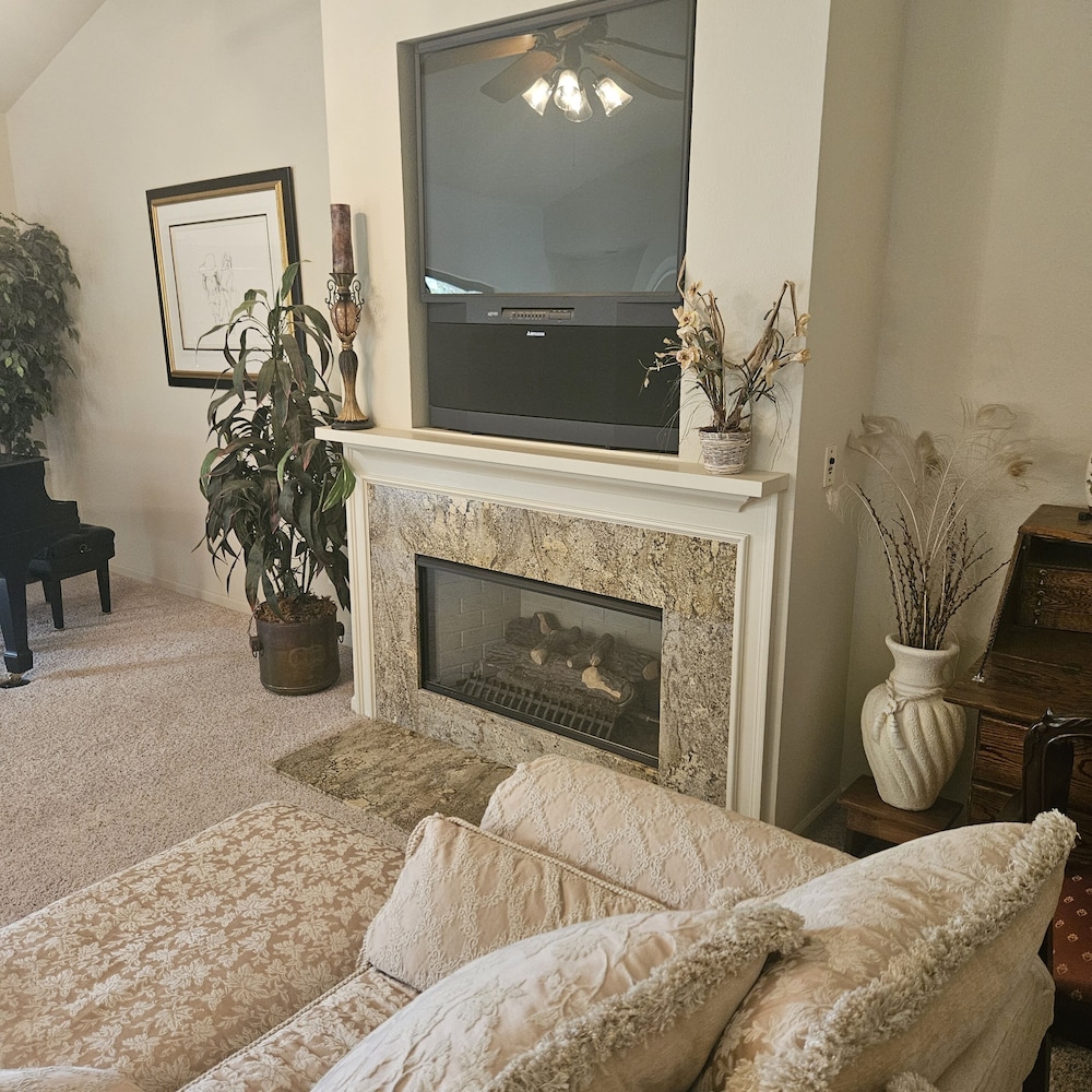 Premier House, Ensuite, Lake View