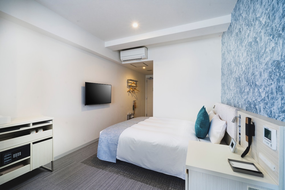 Japanese Western Style Double Room (1 Queen Bed& 1 Futon), Non Smoking - Photo 2