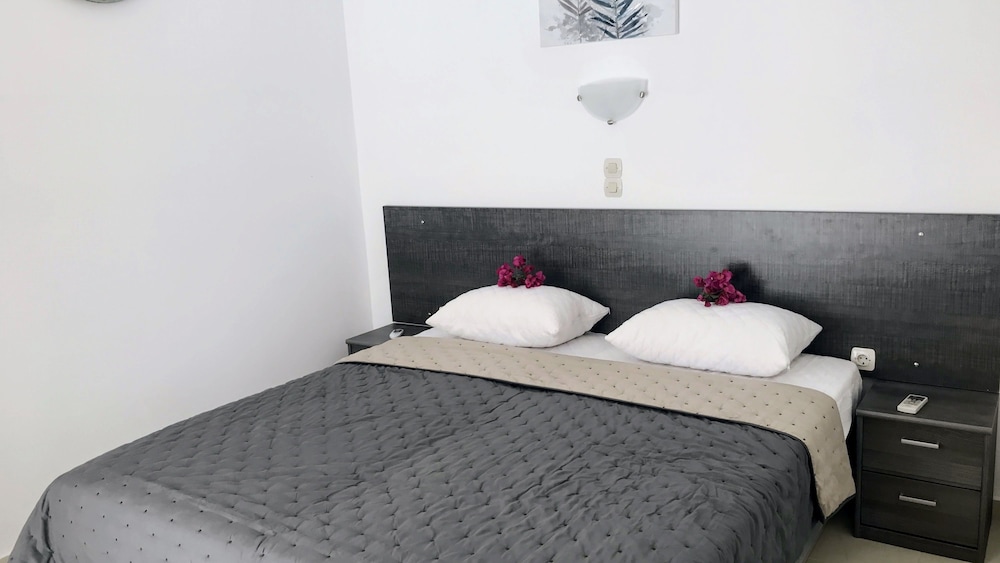 Comfort Villa, 2 Bedrooms, Poolside