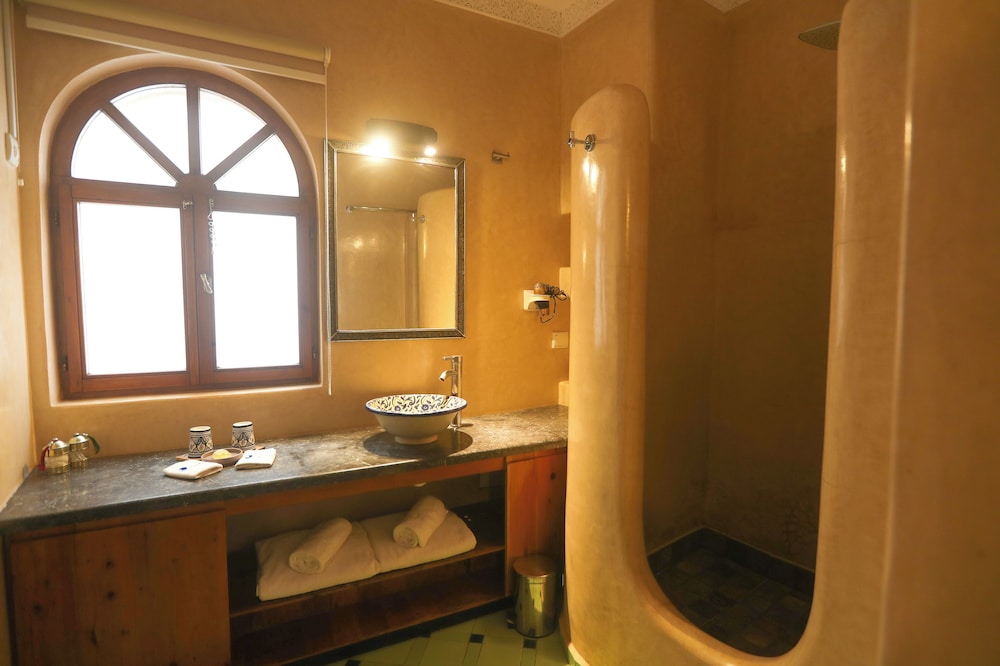 Superior Double or Twin Room - Photo 26
