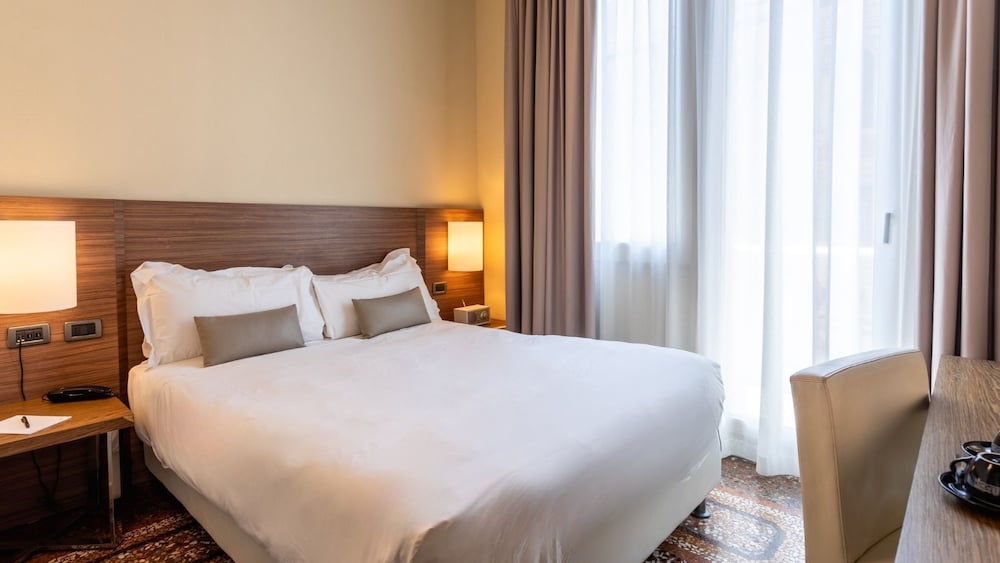 Deluxe Room, Balcony - Photo 4