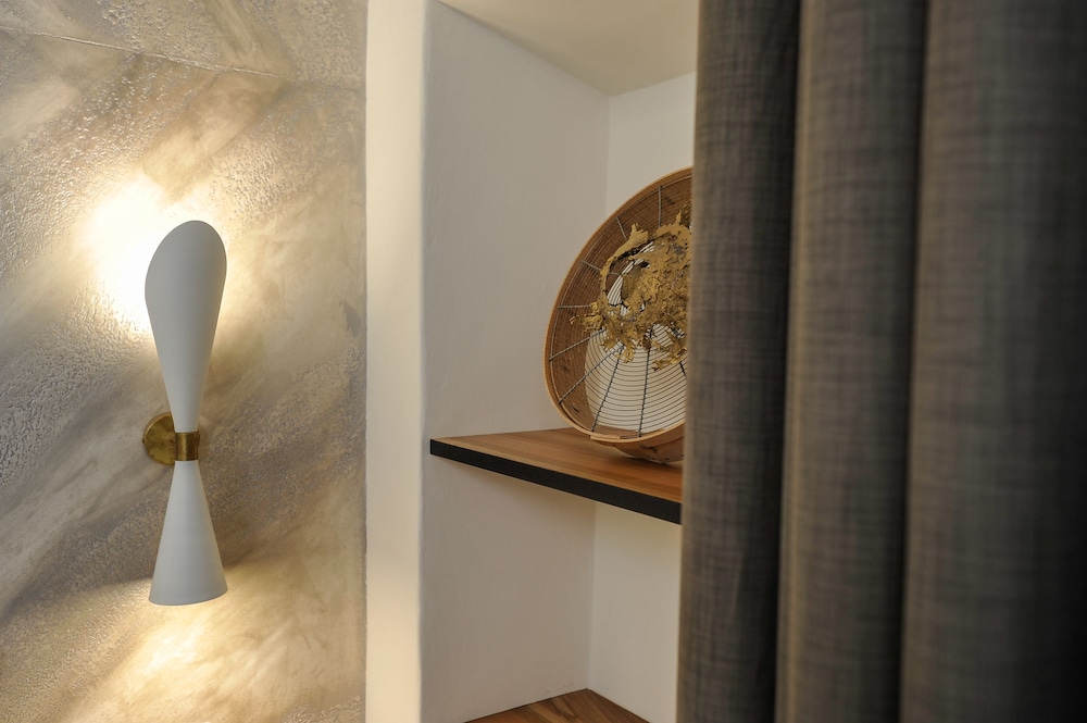 Comfort Double Room, Annex Building thumbnail 5