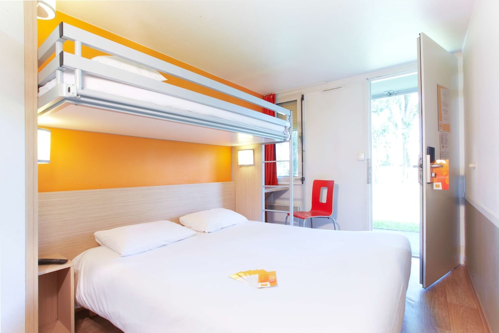 Standard Room, 3 Twin Beds photo 1