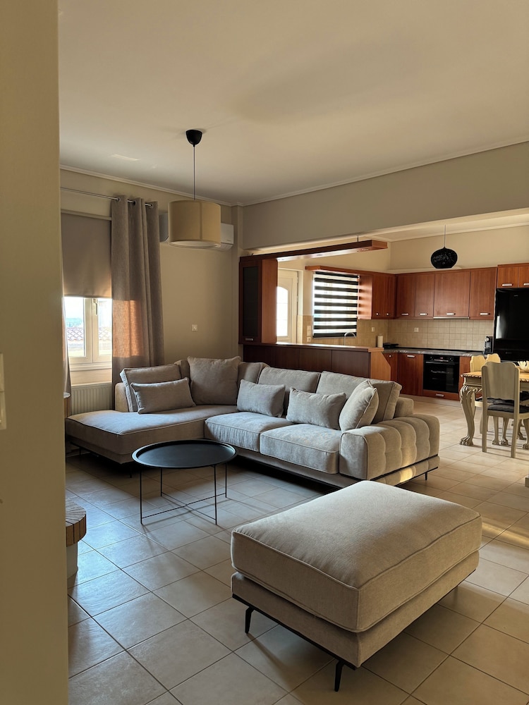Luxury Apartment, Balcony, Garden View