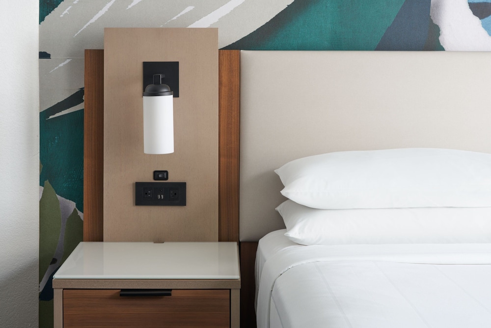 Room, 1 King Bed, Balcony, Bay View